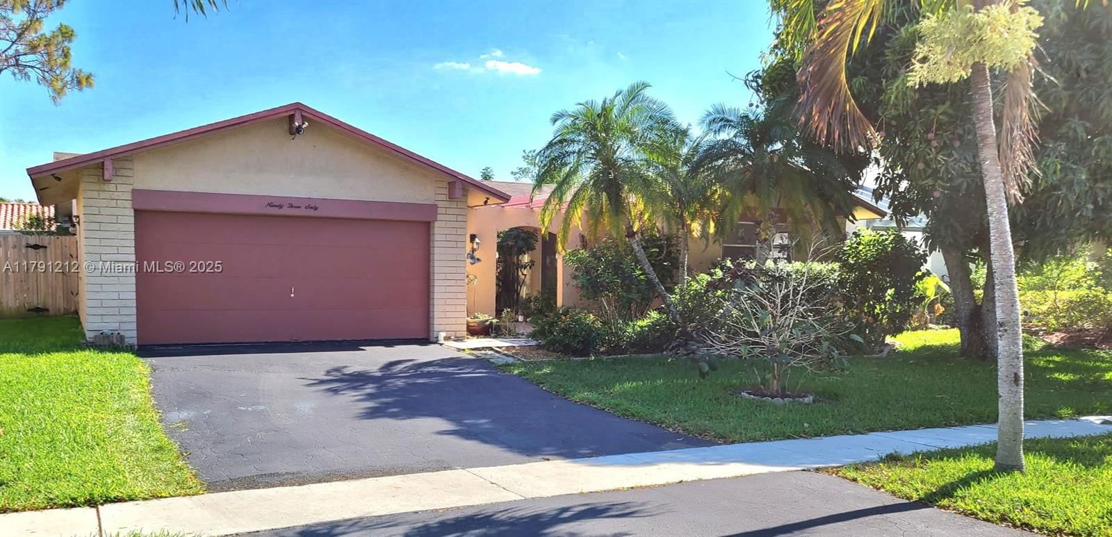 Real estate property located at 9360 42nd Ct, Broward, Welleby Unit 2, Sunrise, FL
