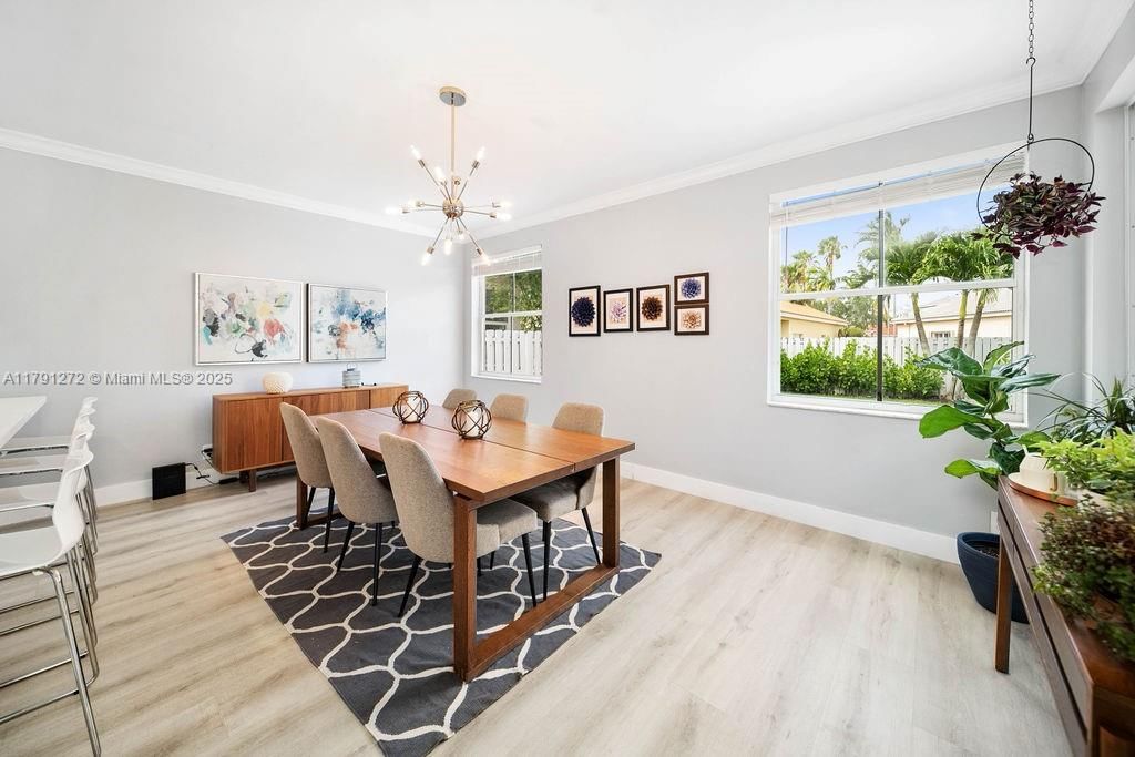 Real estate property located at 721 Tanglewood Cir, Broward, Sector 3 - Parcels H I J, Weston, FL