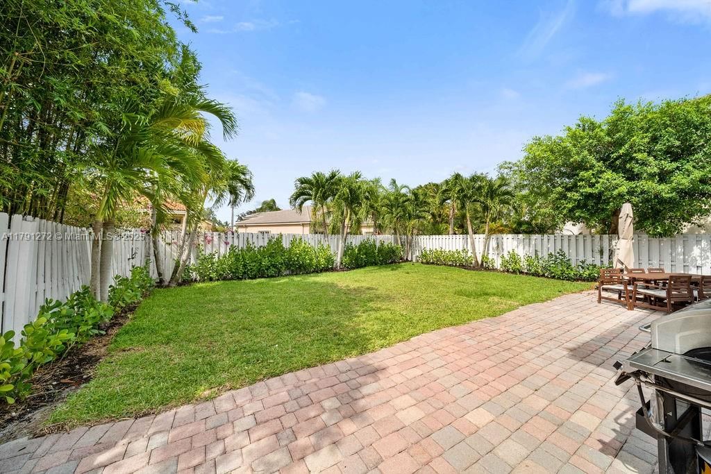 Real estate property located at 721 Tanglewood Cir, Broward, Sector 3 - Parcels H I J, Weston, FL