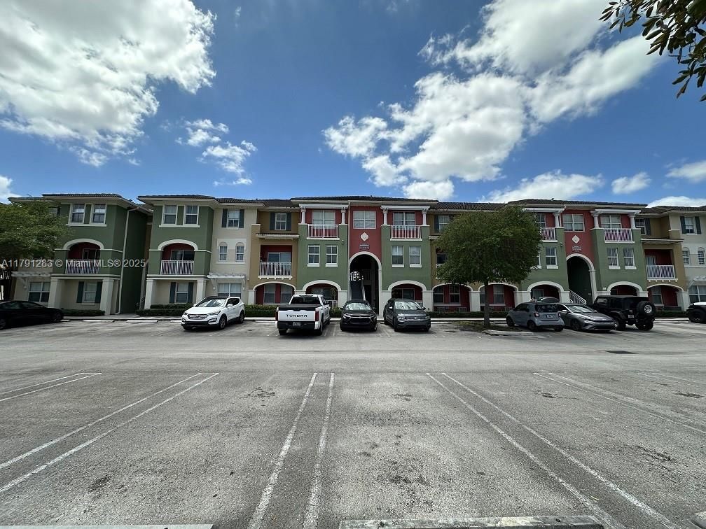 Real estate property located at 11102 83rd St #216, Miami-dade, Promenade Shores At Doral, Doral, FL