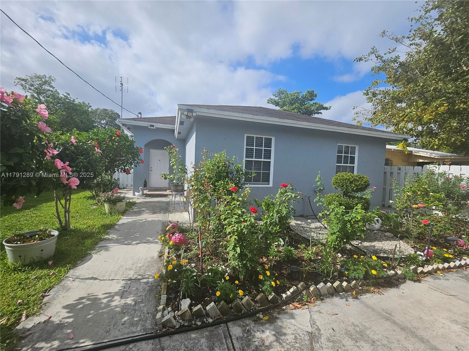 Real estate property located at 3028 95th St, Miami-dade, The Tropics Amd, Miami, FL