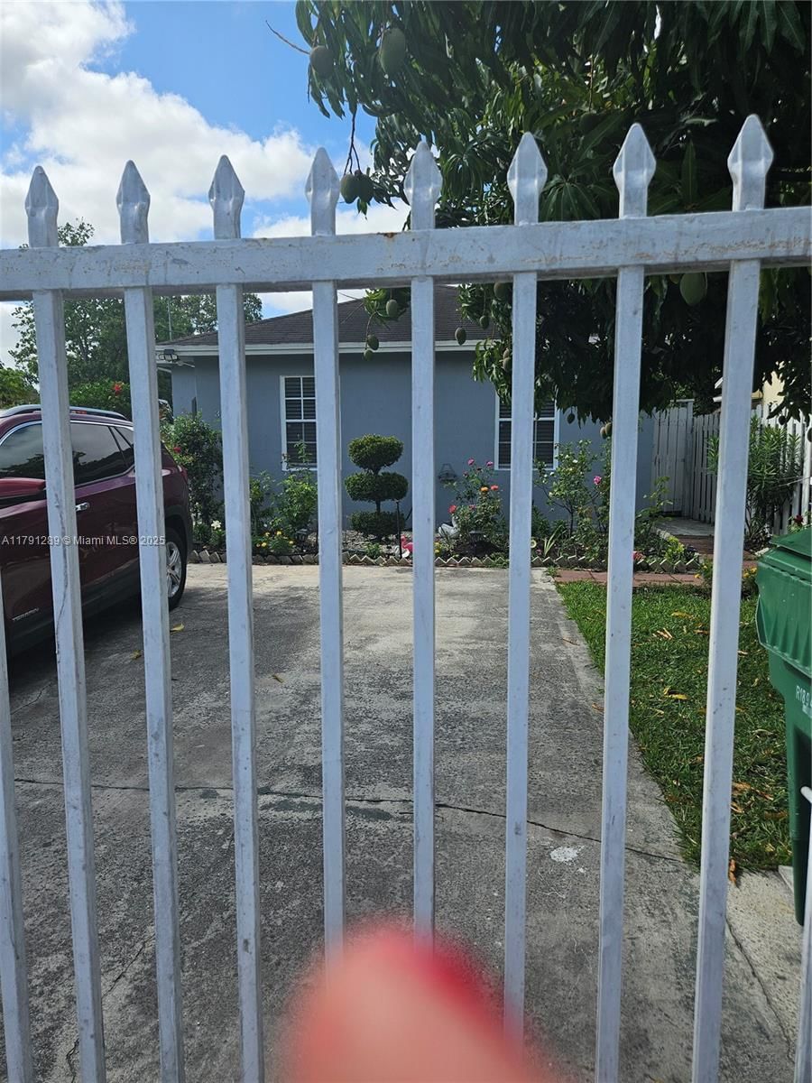 Real estate property located at 3028 95th St, Miami-dade, The Tropics Amd, Miami, FL