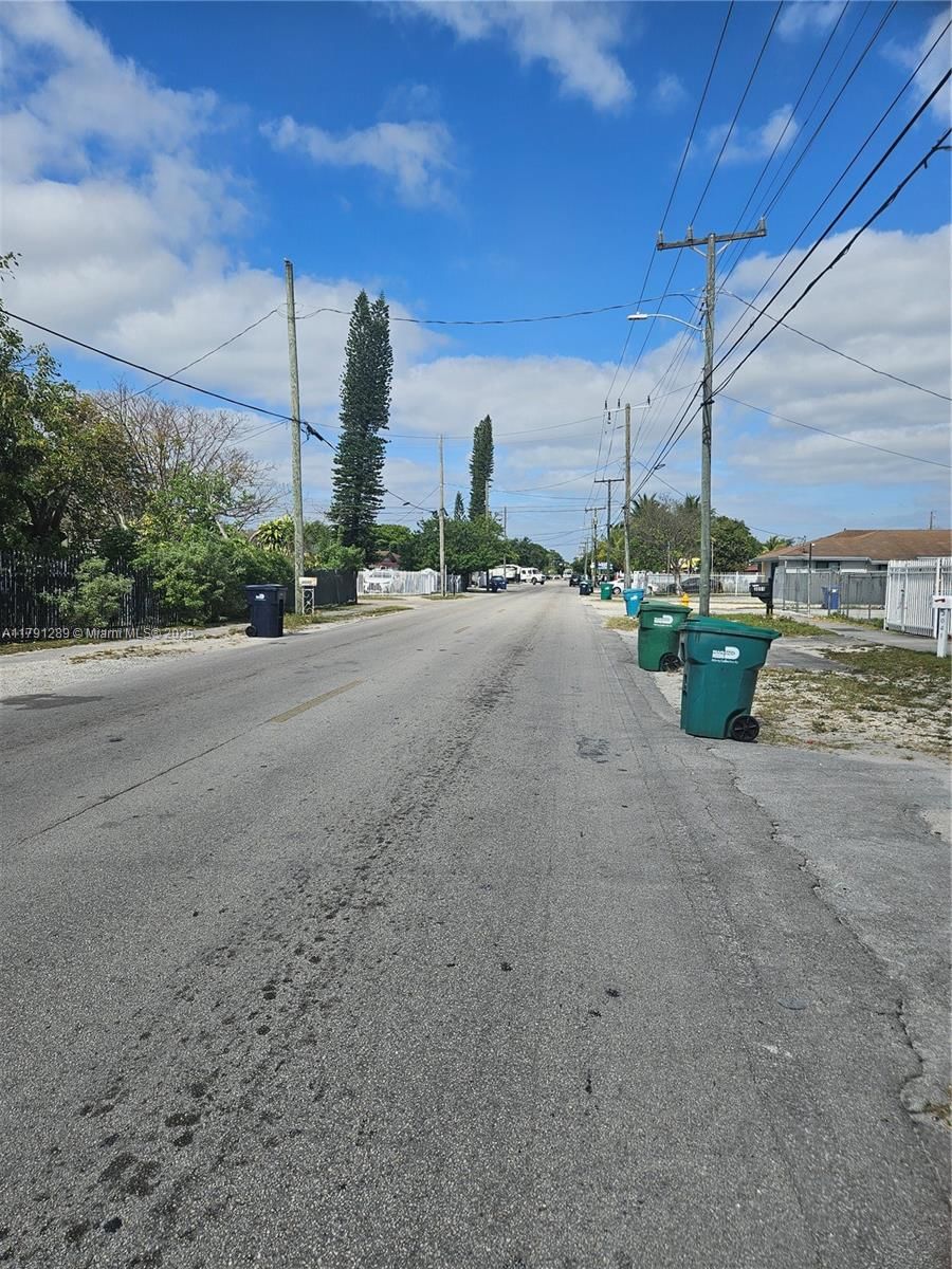 Real estate property located at 3028 95th St, Miami-dade, The Tropics Amd, Miami, FL