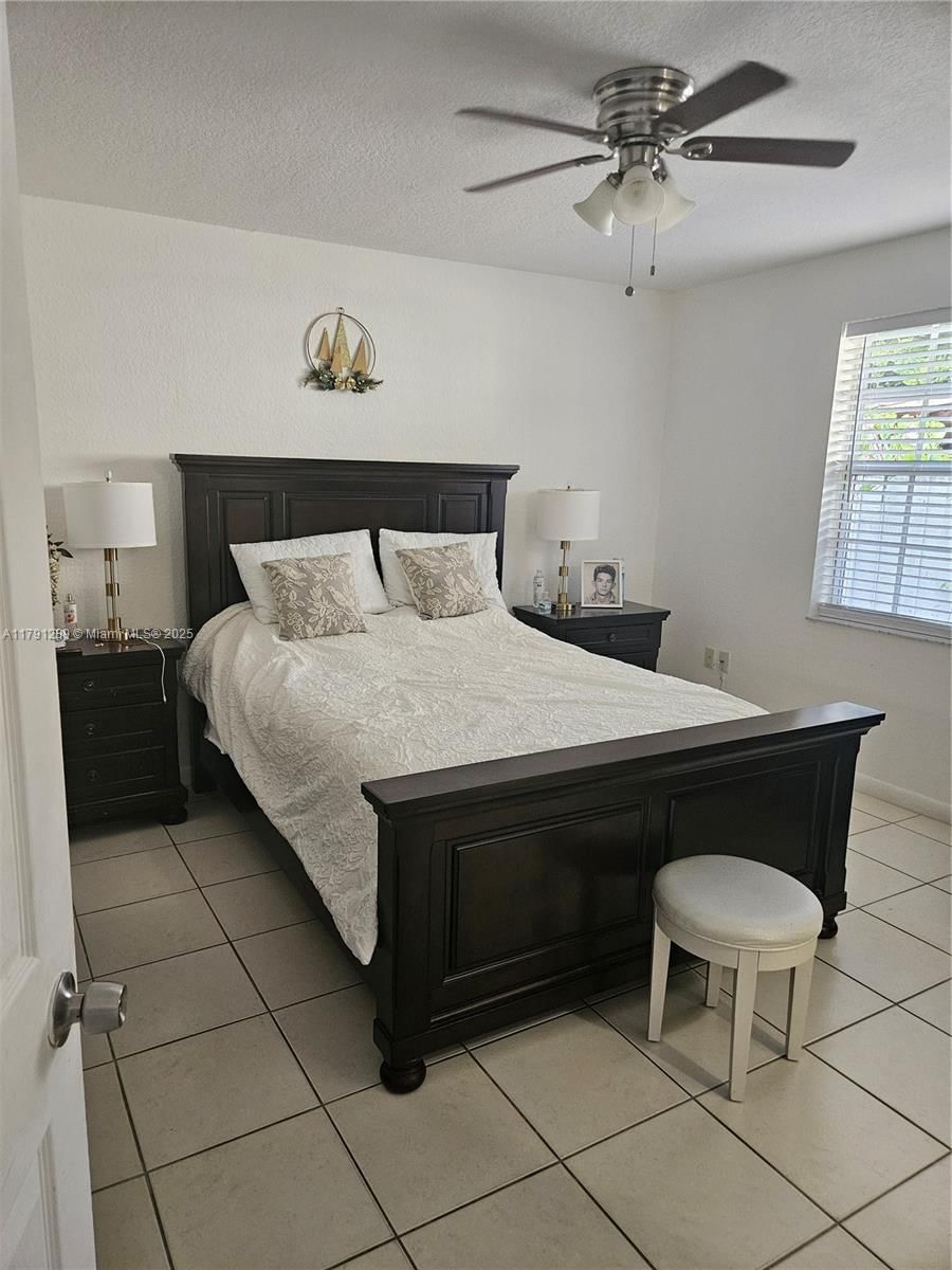 Real estate property located at 3028 95th St, Miami-dade, The Tropics Amd, Miami, FL