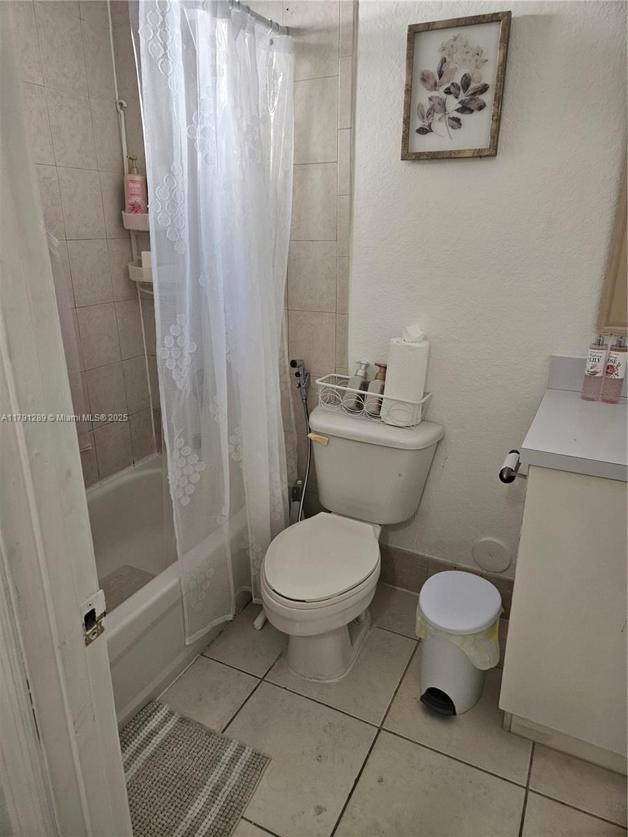 Real estate property located at 3028 95th St, Miami-dade, The Tropics Amd, Miami, FL