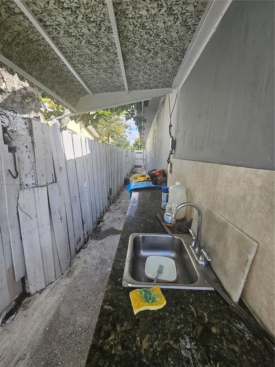 Real estate property located at 3028 95th St, Miami-dade, The Tropics Amd, Miami, FL