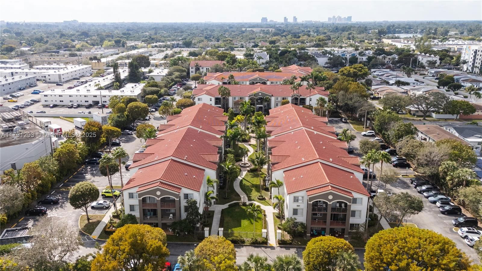 Real estate property located at 6821 44th St #202, Miami-dade, Gables Court, Miami, FL