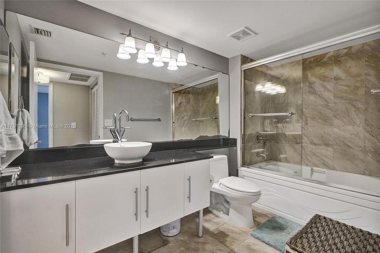 Real estate property located at 31 5th St #1505, Miami-dade, Brickell On The River N T, Miami, FL