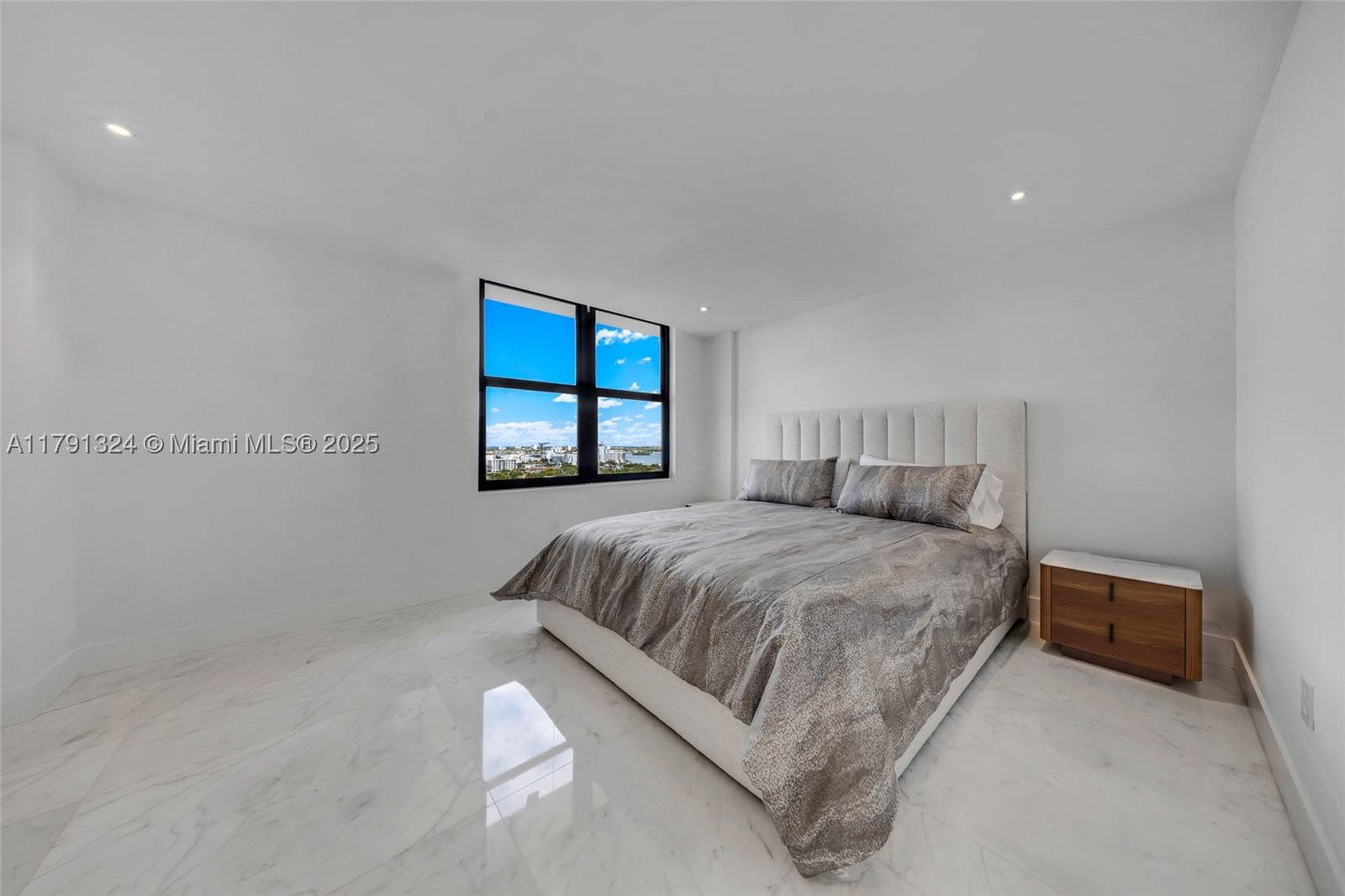 Real estate property located at 9801 Collins Ave #17R, Miami-dade, Balmoral Condo, Bal Harbour, FL