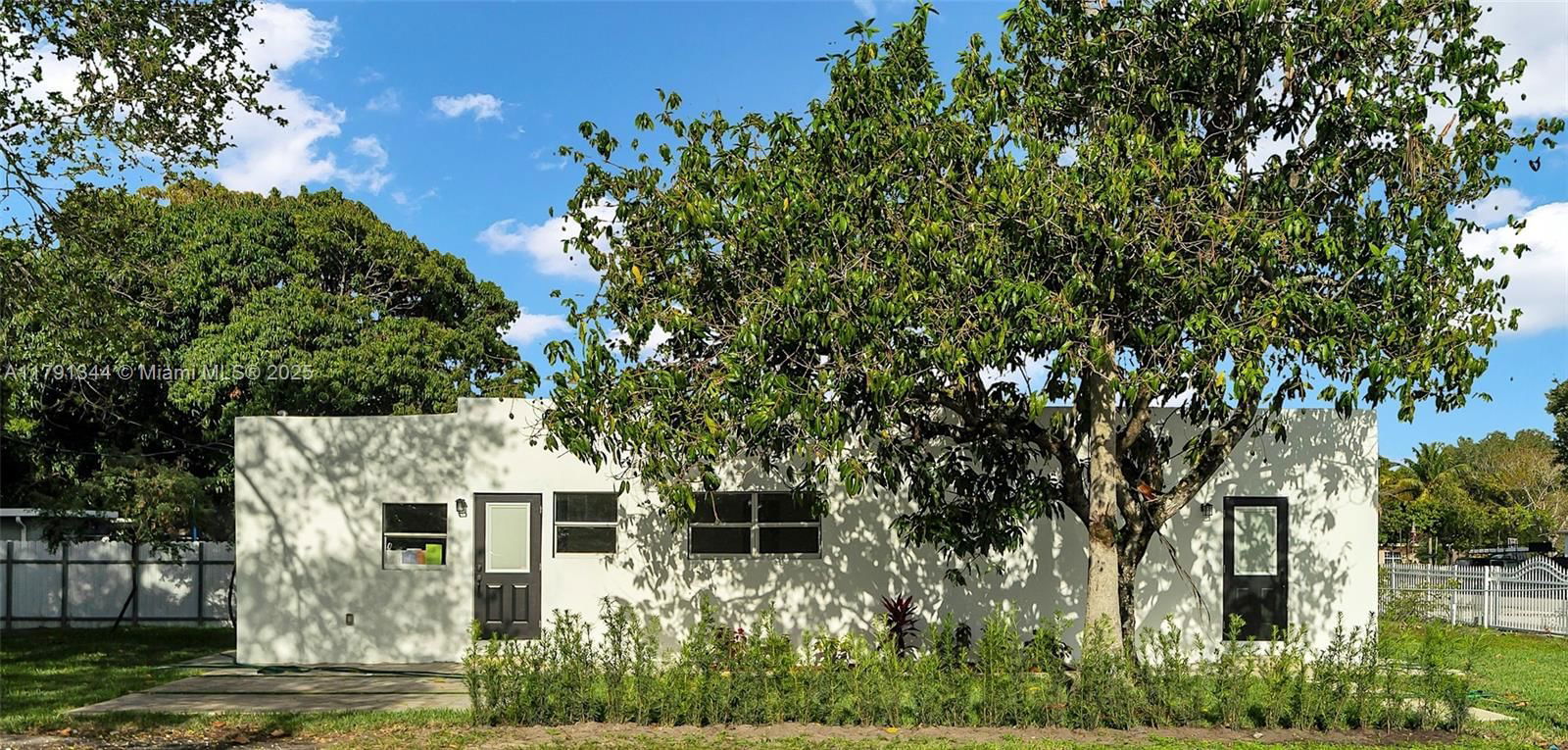 Real estate property located at 1046 Jann Ave, Miami-dade, Plat No 1 Opa Locka, Opa-Locka, FL