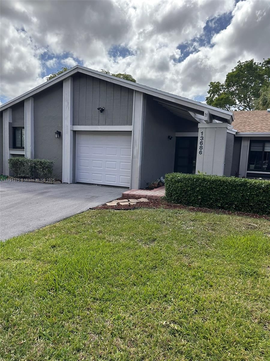 Real estate property located at 13686 116th Ln, Miami-dade, Crossings Patio Homes Sec, Miami, FL