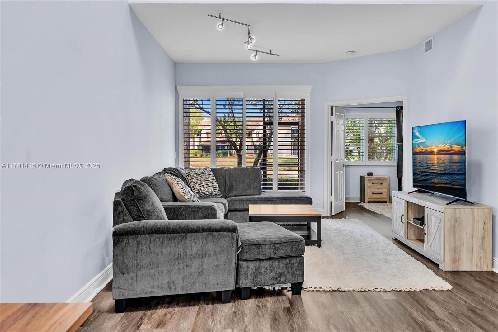 Real estate property located at 23140 Island Vw #3, Palm Beach, Isles Of Boca Condos One, Boca Raton, FL