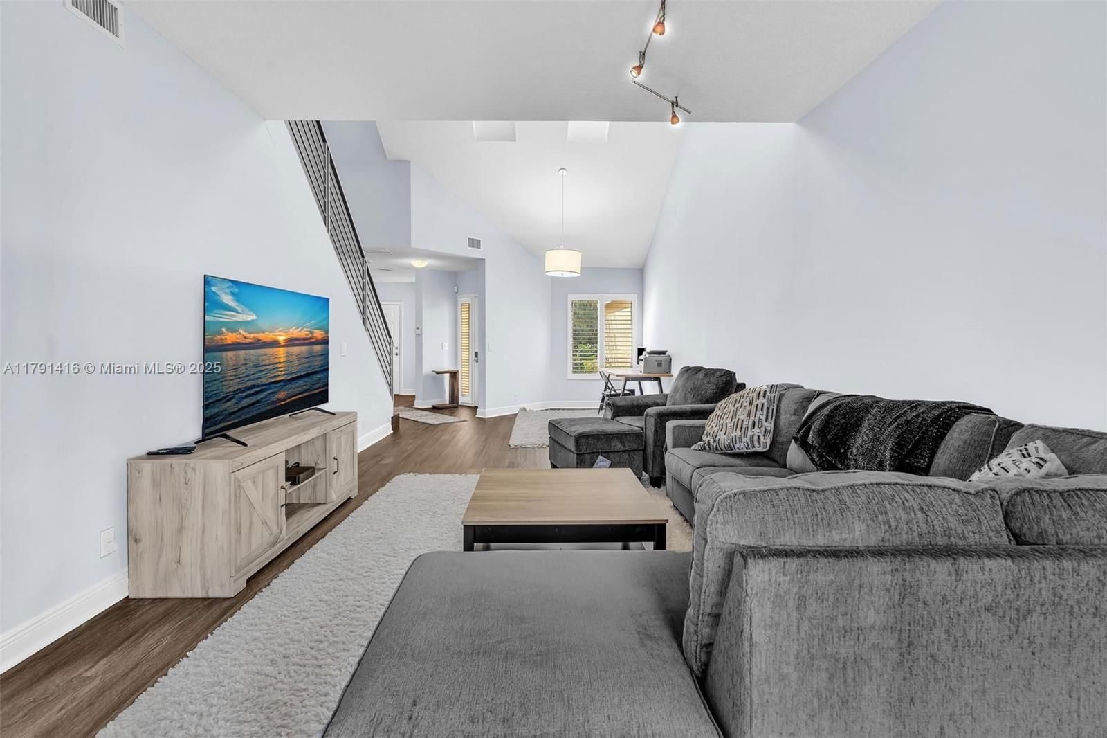 Real estate property located at 23140 Island Vw #3, Palm Beach, Isles Of Boca Condos One, Boca Raton, FL