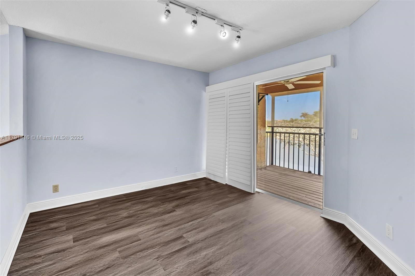 Real estate property located at 23140 Island Vw #3, Palm Beach, Isles Of Boca Condos One, Boca Raton, FL