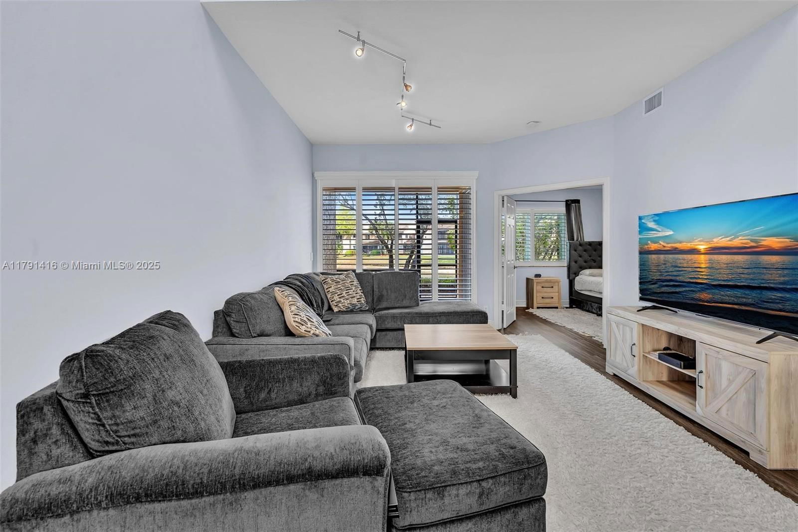 Real estate property located at 23140 Island Vw #3, Palm Beach, Isles Of Boca Condos One, Boca Raton, FL