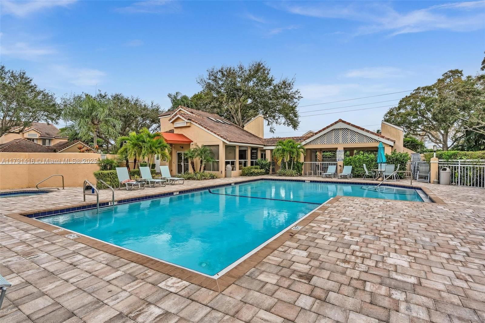 Real estate property located at 23140 Island Vw #3, Palm Beach, Isles Of Boca Condos One, Boca Raton, FL