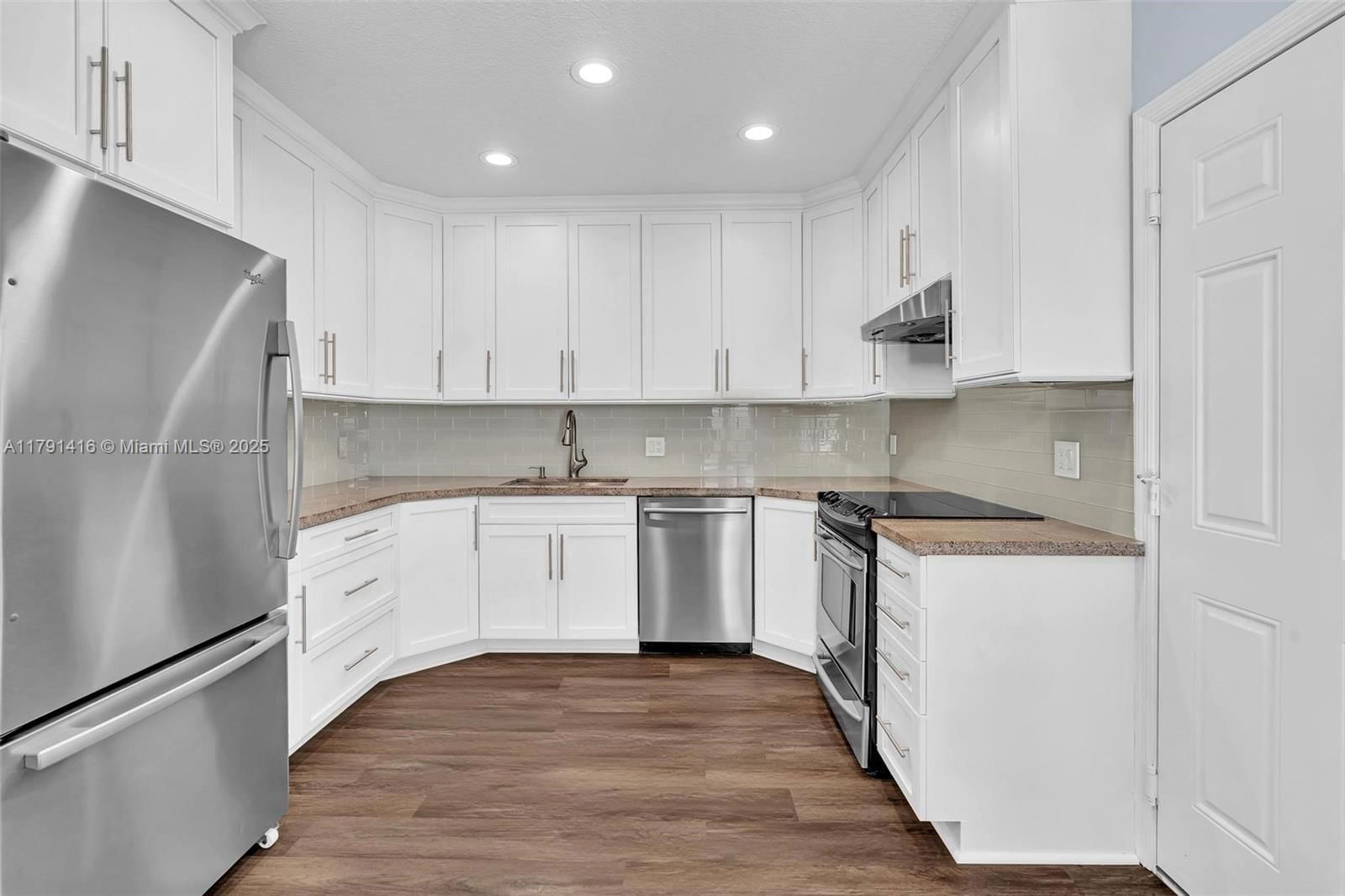 Real estate property located at 23140 Island Vw #3, Palm Beach, Isles Of Boca Condos One, Boca Raton, FL