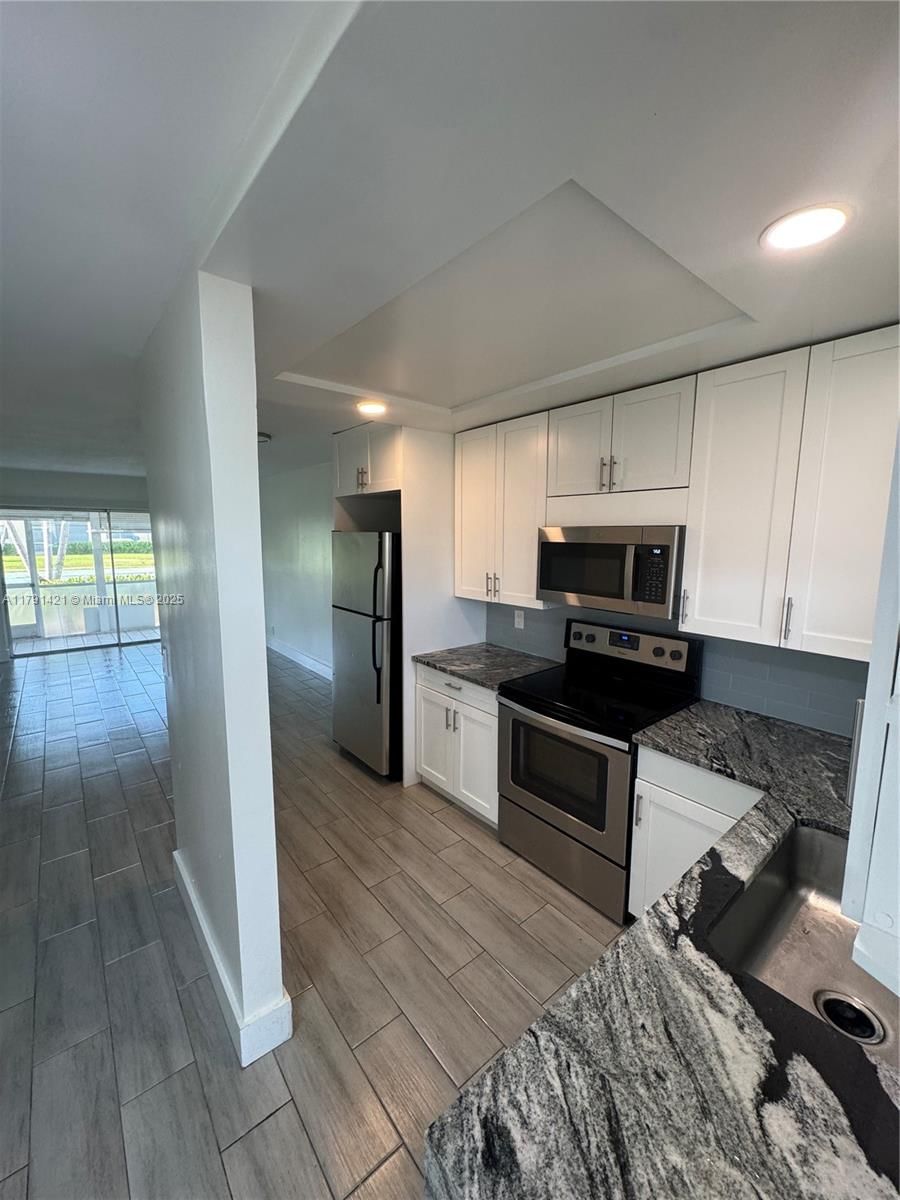 Real estate property located at 9851 Sandalfoot Blvd #208, Palm Beach, Sandalfoot Blvd Apts Cond, Boca Raton, FL