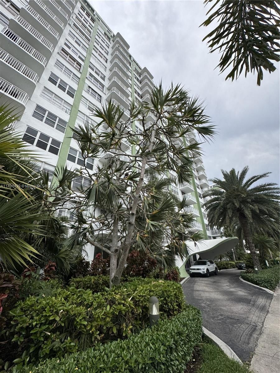 Real estate property located at 2150 SANS SOUCI BLVD B611, Miami-dade, Bayview Palms Condominium, North Miami, FL
