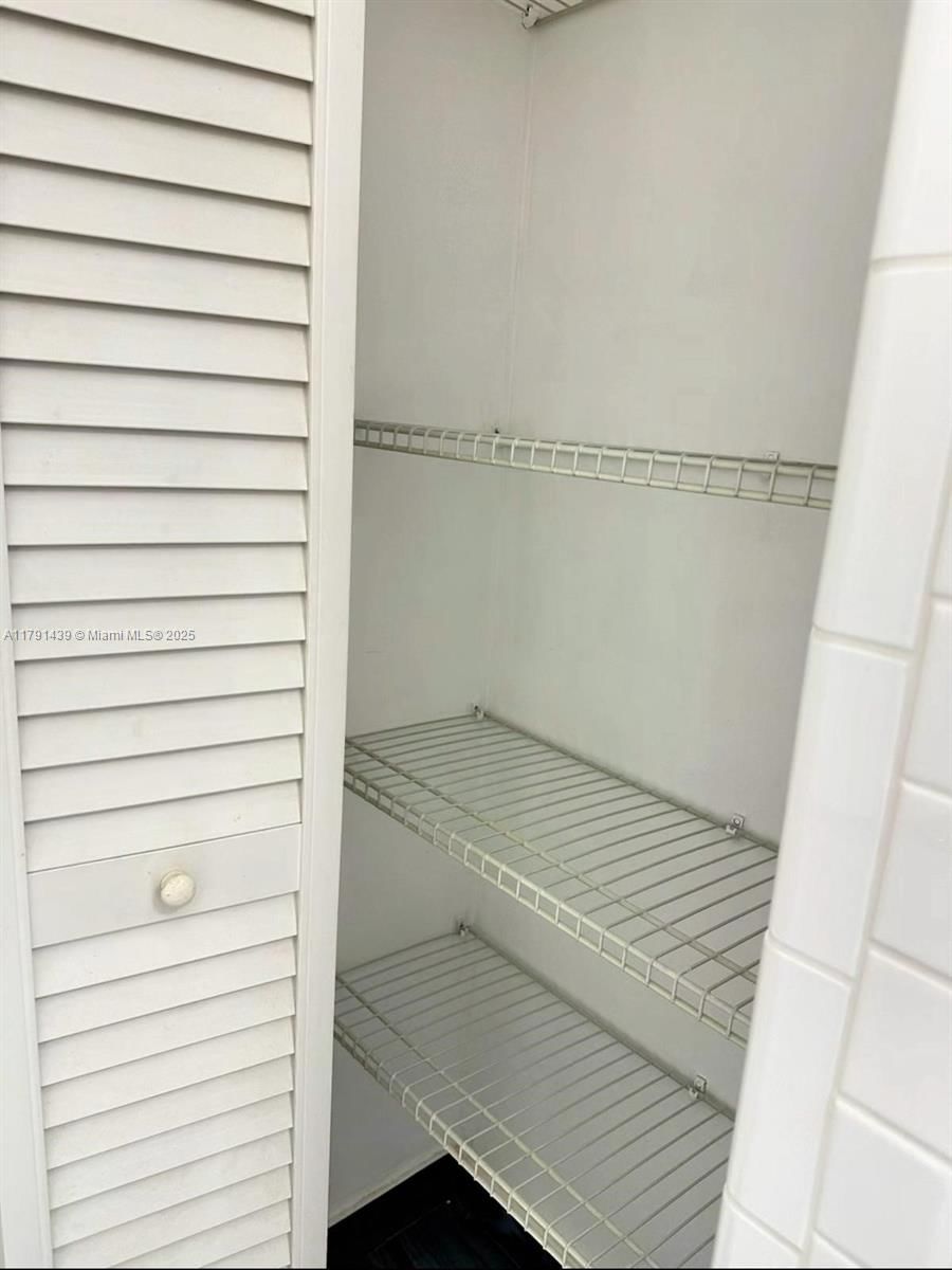 Real estate property located at 2150 SANS SOUCI BLVD B611, Miami-dade, Bayview Palms Condominium, North Miami, FL