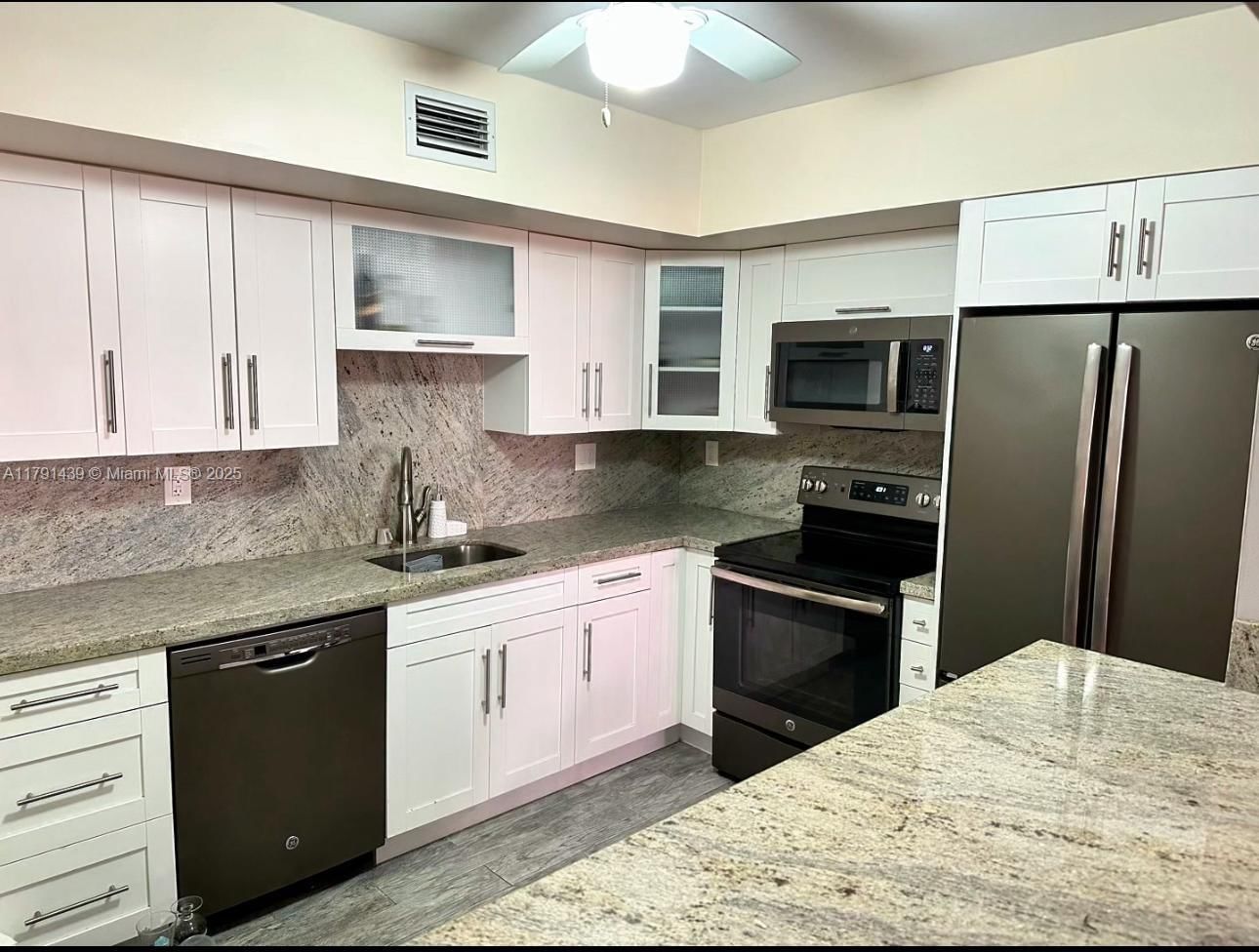 Real estate property located at 2150 SANS SOUCI BLVD B611, Miami-dade, Bayview Palms Condominium, North Miami, FL