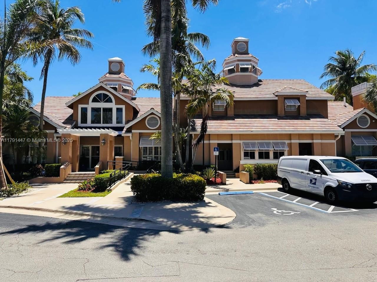 Real estate property located at 15680 106th Ln #804, Miami-dade, Vista Lago At The Hammock, Miami, FL