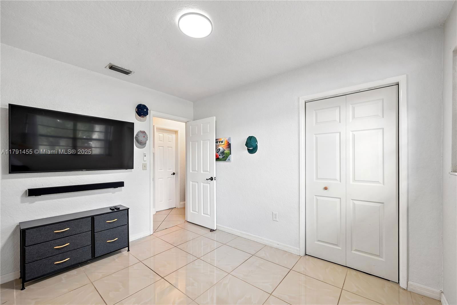 Real estate property located at 6829 13th St, Broward, Plantation Sunrise Height, Plantation, FL