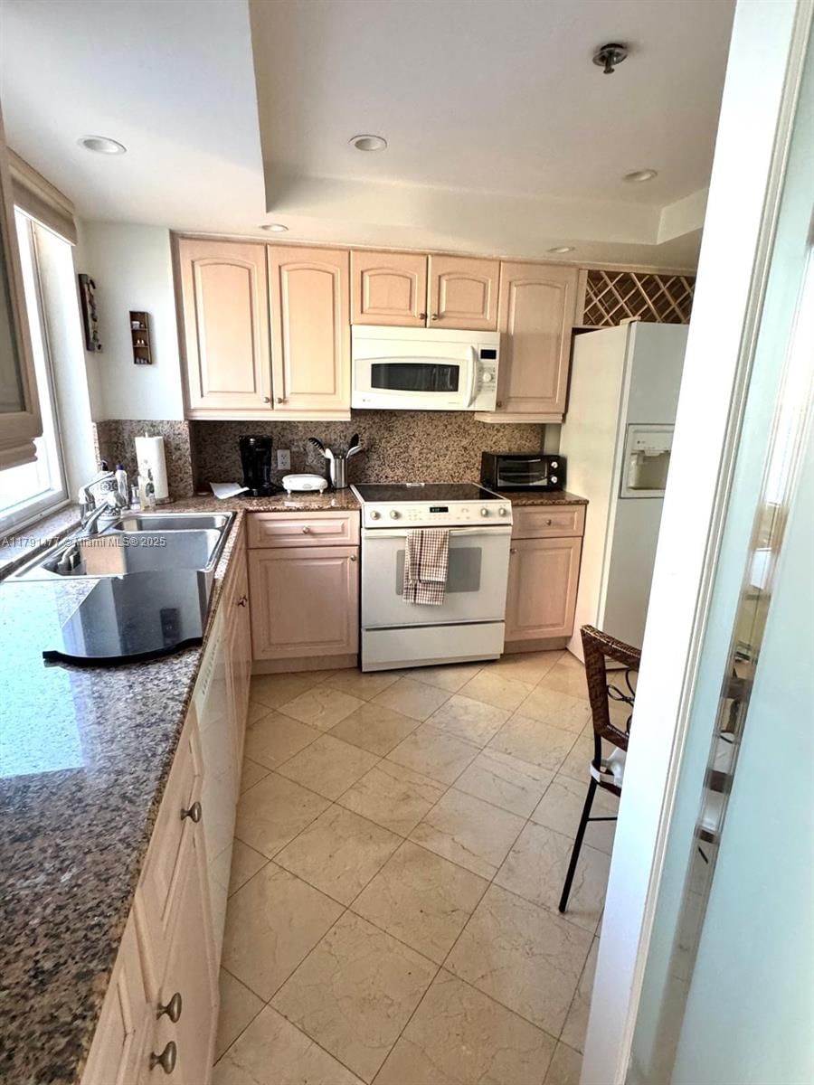 Real estate property located at 1627 Brickell Ave #2005, Miami-dade, Imperial At Brickell Cond, Miami, FL