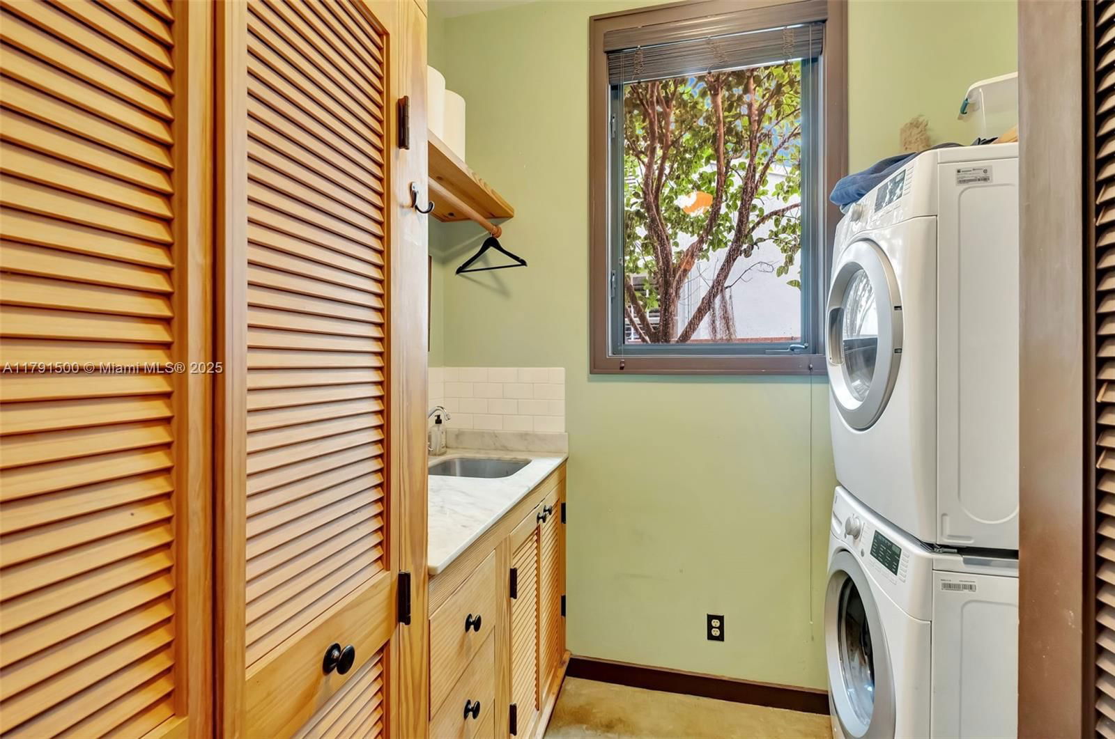 Real estate property located at 2760 Kirk St, Miami-dade, Silver Bluff Est Sec C, Coconut Grove, FL