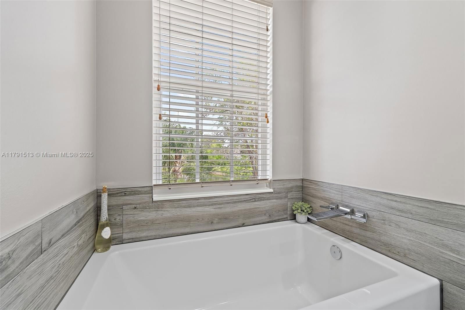 Real estate property located at 223 Fortuna Dr, Palm Beach, Catalina Lakes, Palm Beach Gardens, FL