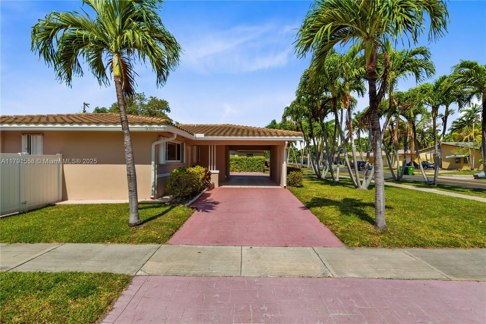 Real estate property located at 1124 3rd St, Broward, Gulfstream Estates No 3, Hallandale Beach, FL