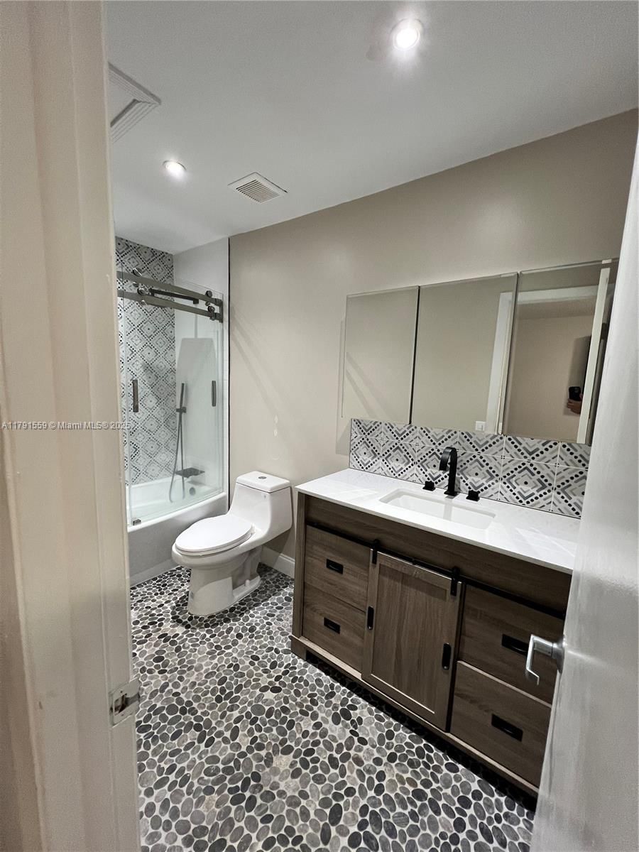Real estate property located at 19055 62nd Ave #212, Miami-dade, Countryside Village Condo, Hialeah, FL