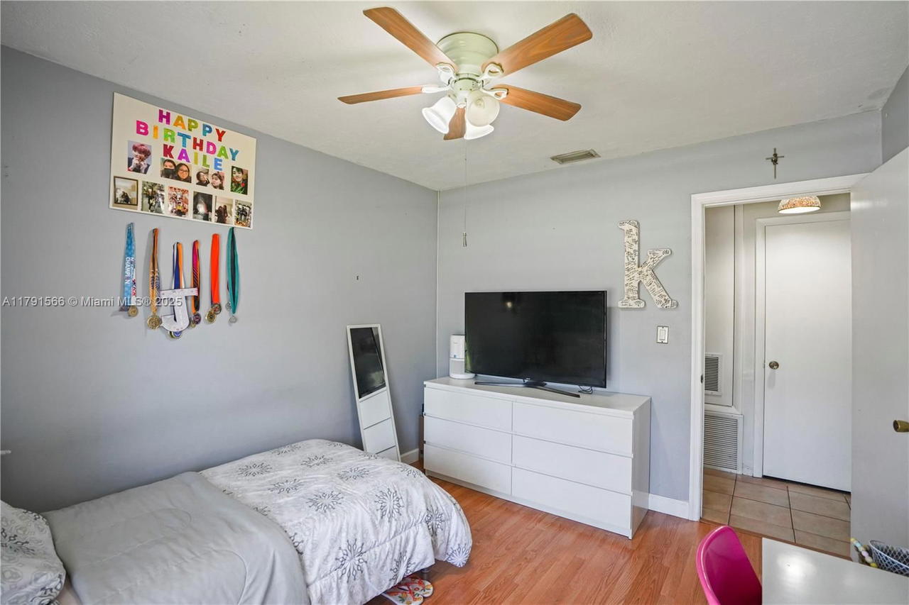 Real estate property located at 12023 105th Ln, Miami-dade, Devon-aire Estates Sec 4, Miami, FL