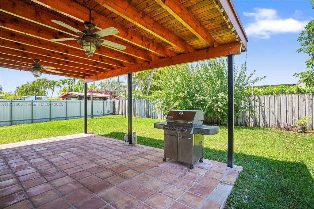 Real estate property located at 12023 105th Ln, Miami-dade, Devon-aire Estates Sec 4, Miami, FL