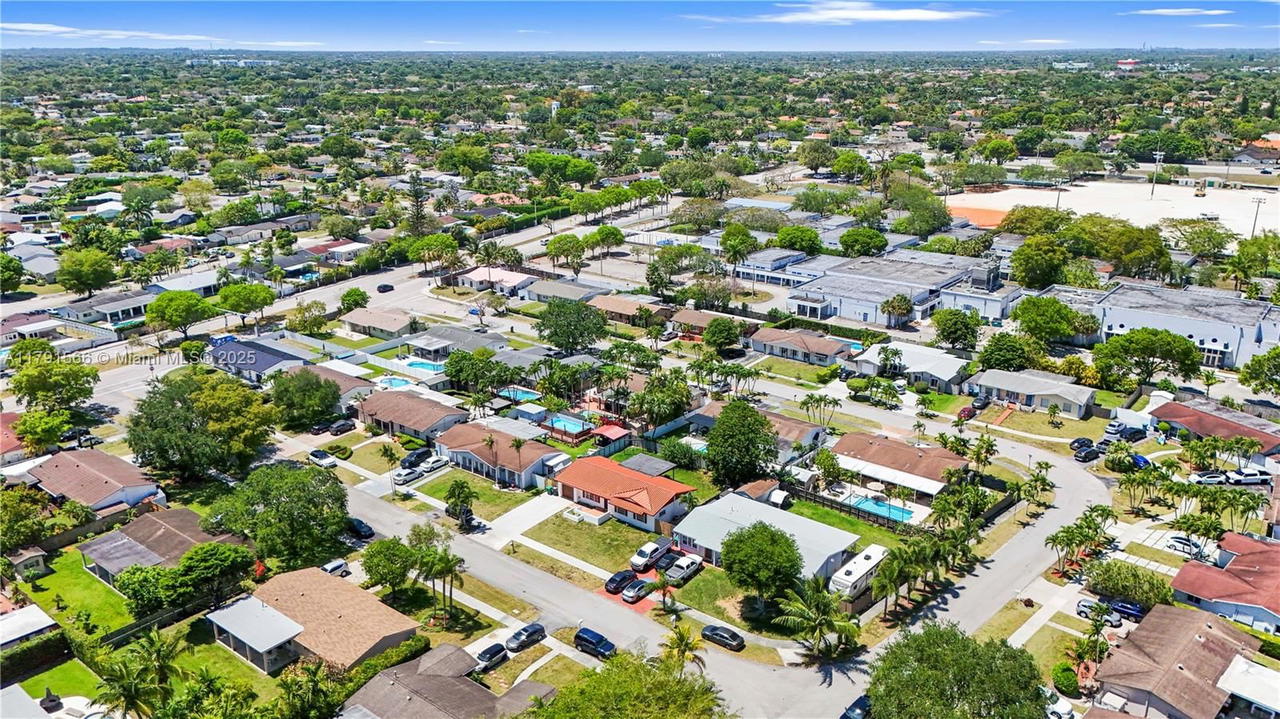 Real estate property located at 12023 105th Ln, Miami-dade, Devon-aire Estates Sec 4, Miami, FL