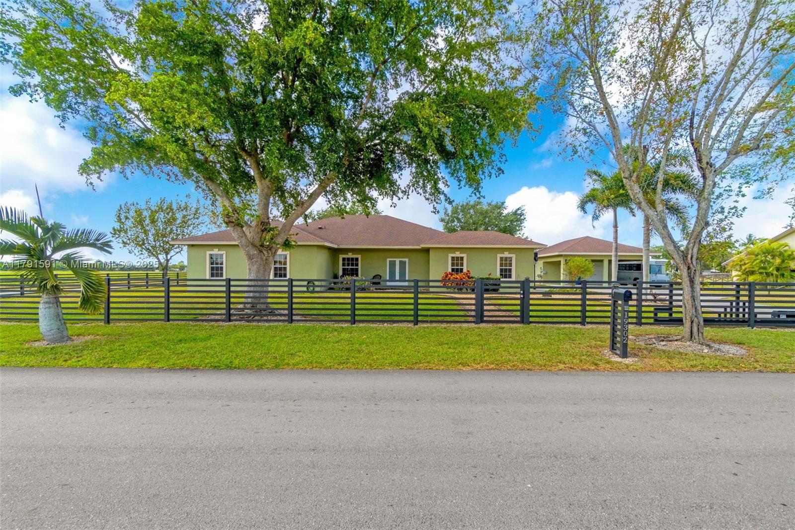 Real estate property located at 19302 292nd St, Miami-dade, Biscado Ests Sec 1, Homestead, FL