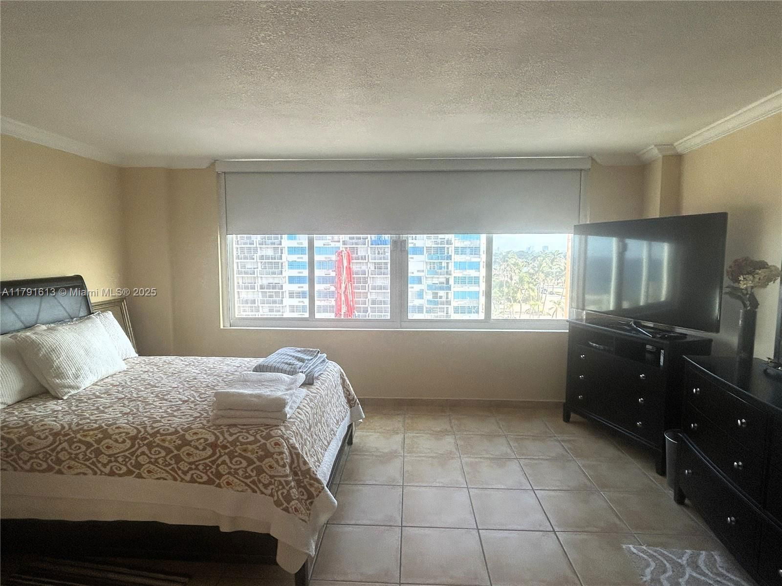 Real estate property located at 5401 Collins Ave #434, Miami-dade, The Carriage House Condo, Miami Beach, FL