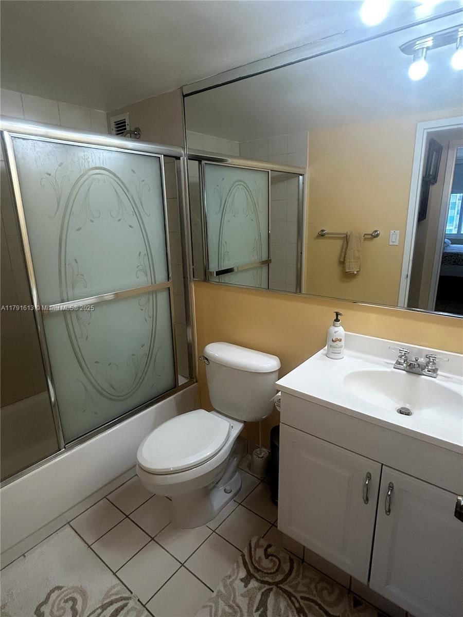 Real estate property located at 5401 Collins Ave #434, Miami-dade, The Carriage House Condo, Miami Beach, FL