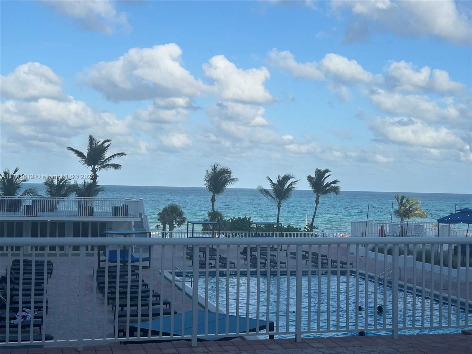 Real estate property located at 5401 Collins Ave #434, Miami-dade, The Carriage House Condo, Miami Beach, FL