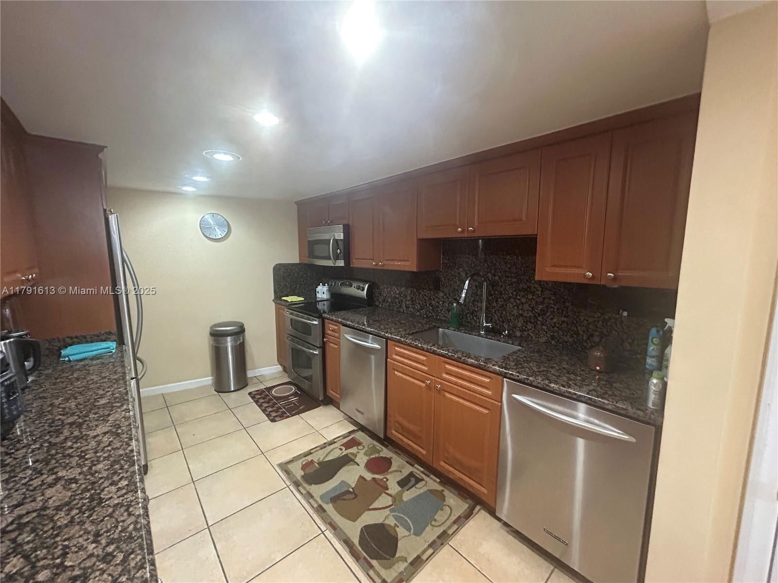 Real estate property located at 5401 Collins Ave #434, Miami-dade, The Carriage House Condo, Miami Beach, FL