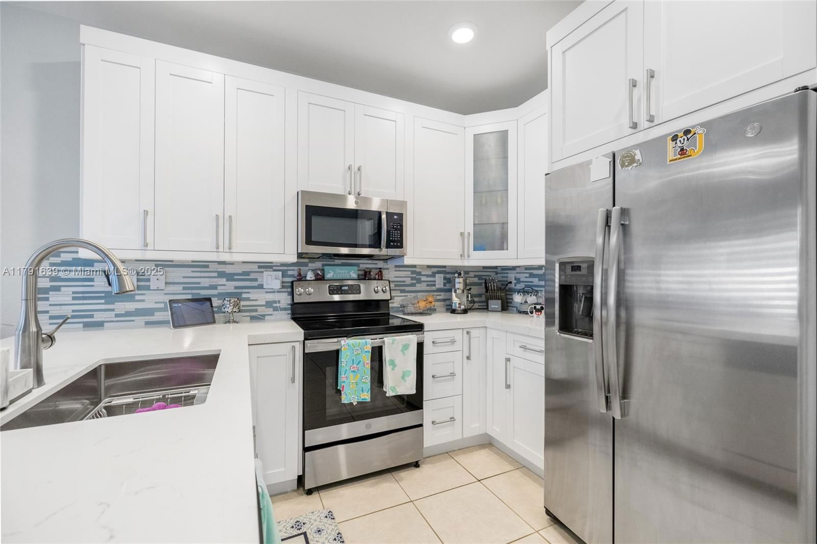 Real estate property located at 3289 106th Ter, Miami-dade, Aquabella Section Two, Hialeah, FL