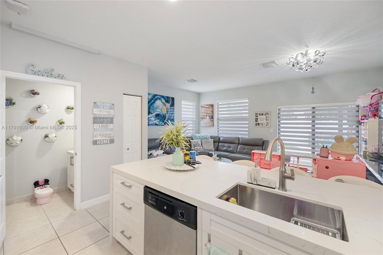 Real estate property located at 3289 106th Ter, Miami-dade, Aquabella Section Two, Hialeah, FL