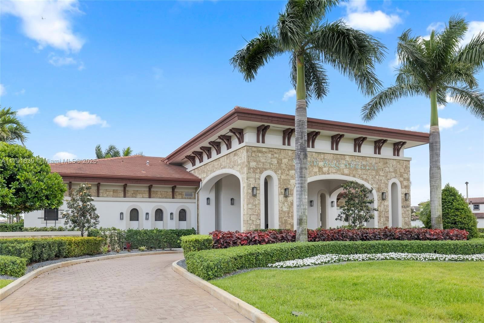 Real estate property located at 3289 106th Ter, Miami-dade, Aquabella Section Two, Hialeah, FL