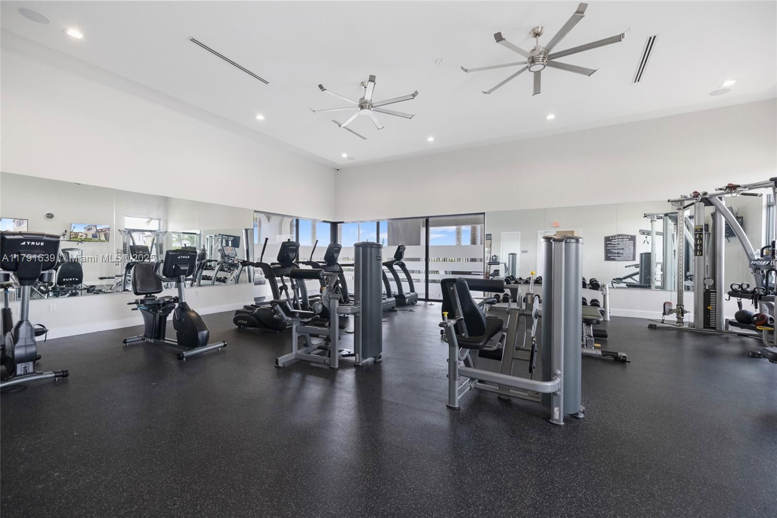 Real estate property located at 3289 106th Ter, Miami-dade, Aquabella Section Two, Hialeah, FL
