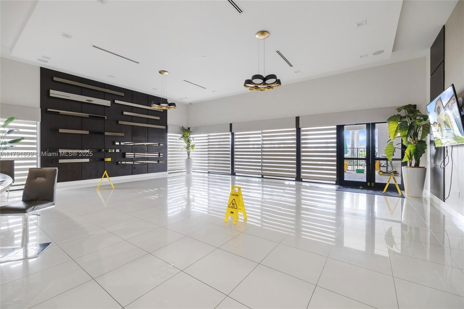 Real estate property located at 3289 106th Ter, Miami-dade, Aquabella Section Two, Hialeah, FL