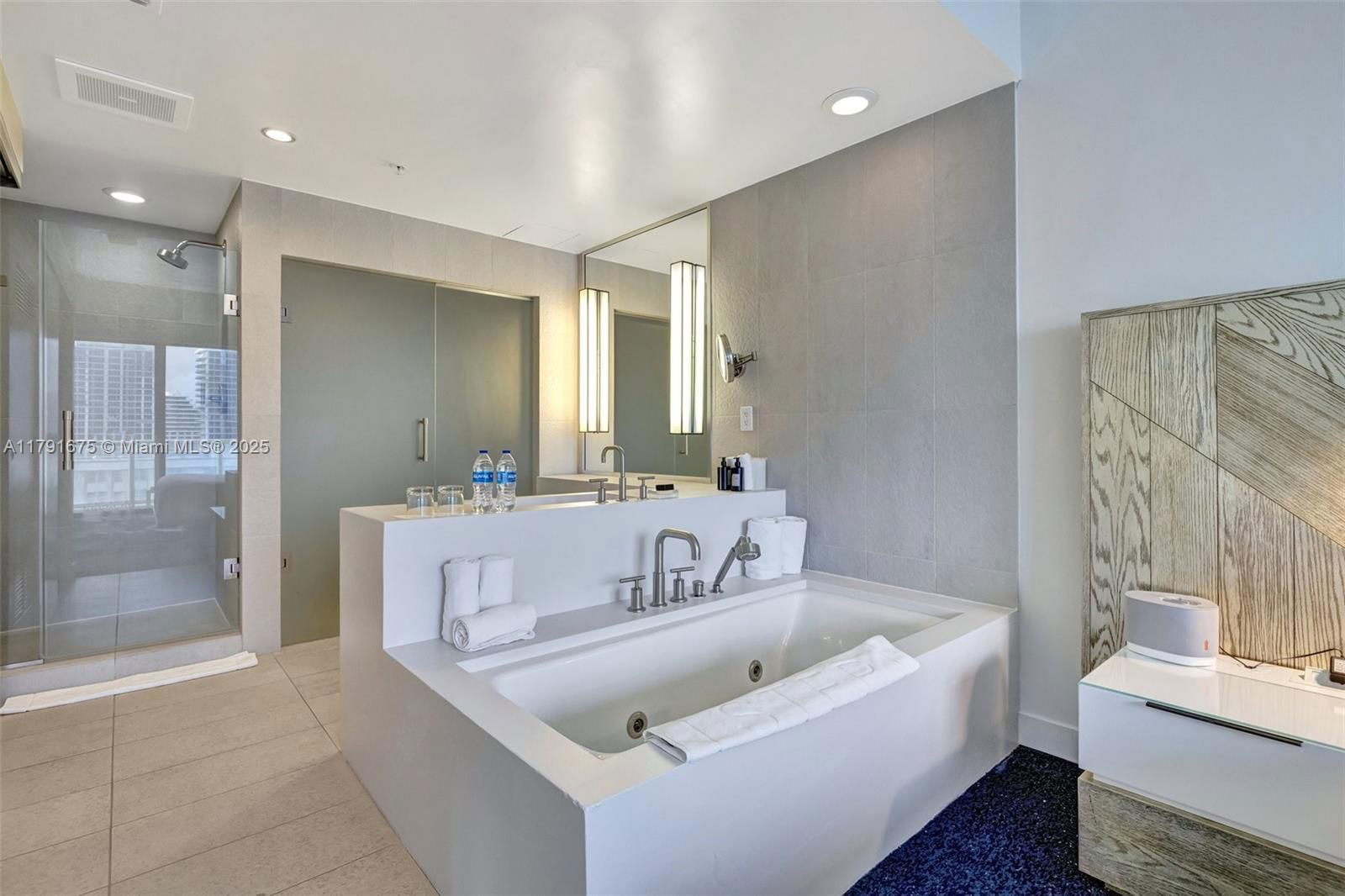 Real estate property located at 3101 Bayshore Dr #1605, Broward, Fort Lauderdale Residence, Fort Lauderdale, FL