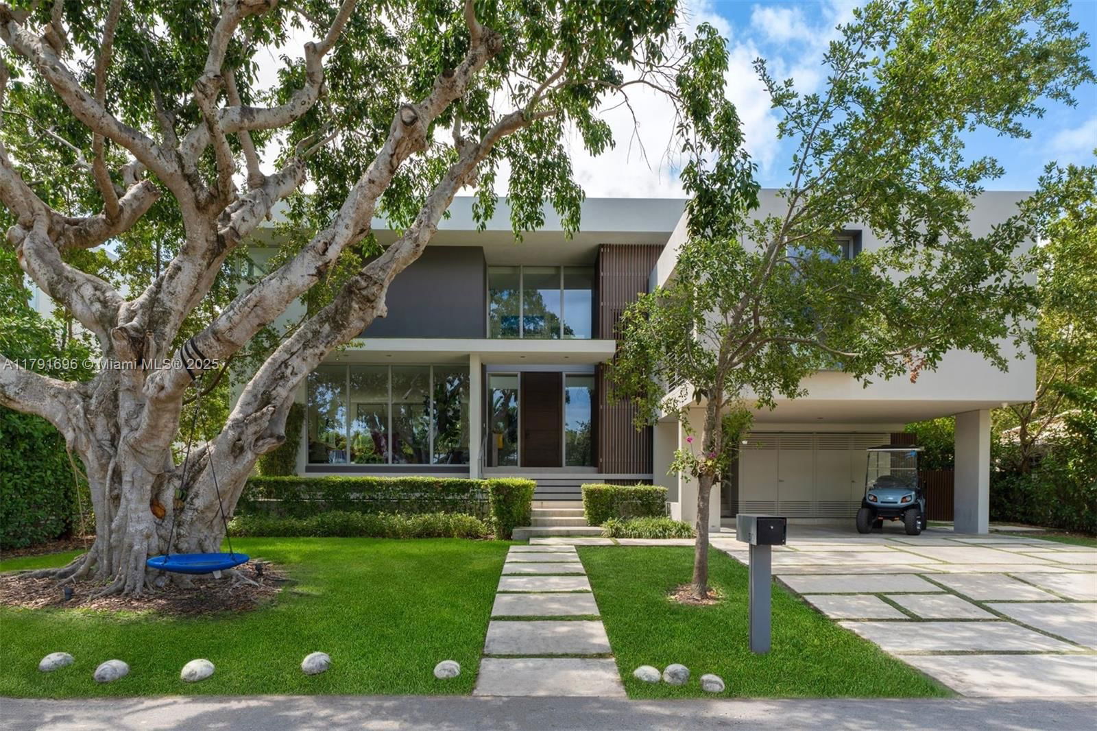 Real estate property located at 310 Redwood Lane, Miami-dade, Tropical Isle Homes Sub 3, Key Biscayne, FL