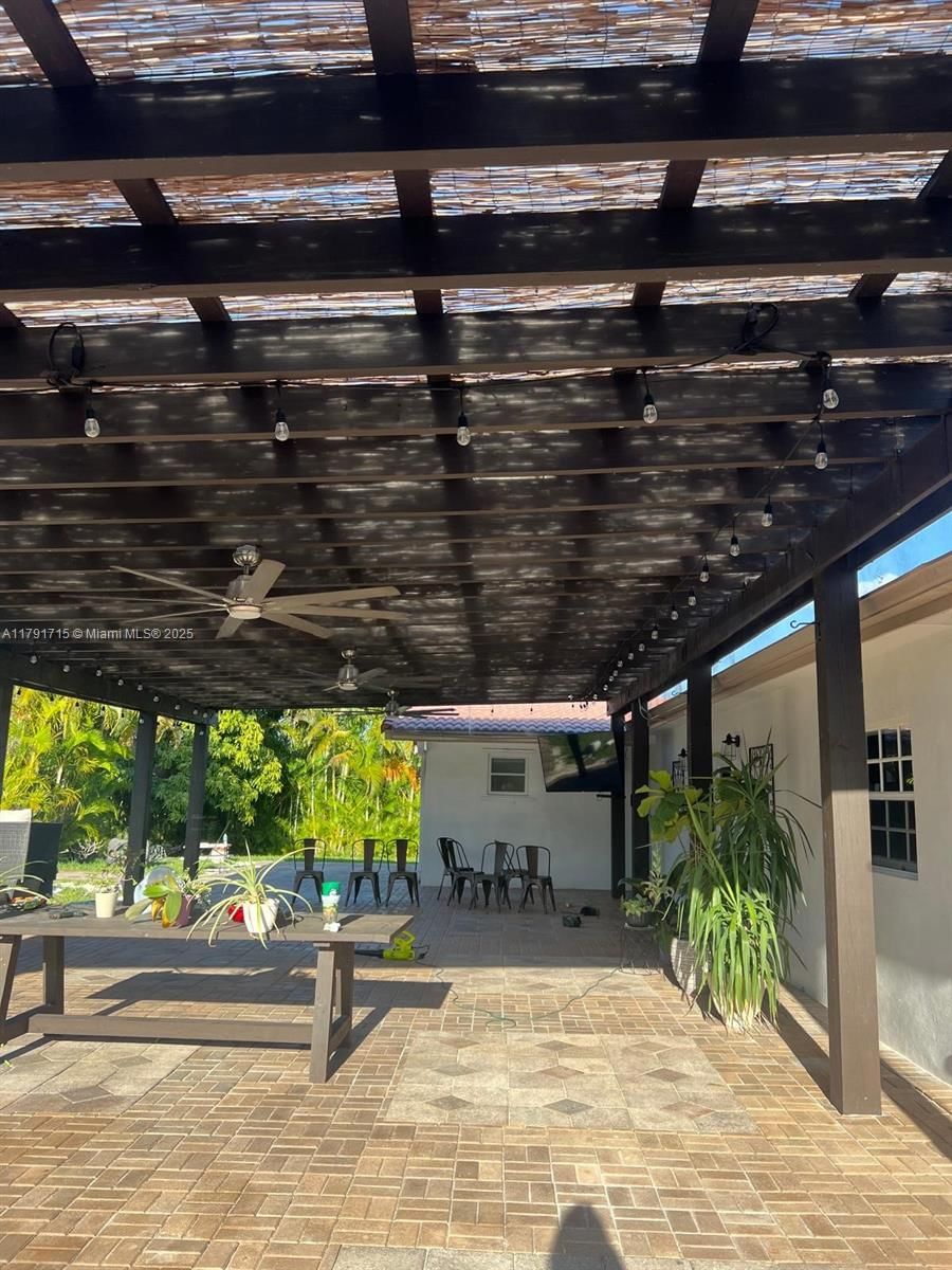 Real estate property located at 14051 15th Ct, Broward, Oaks Hills, Davie, FL