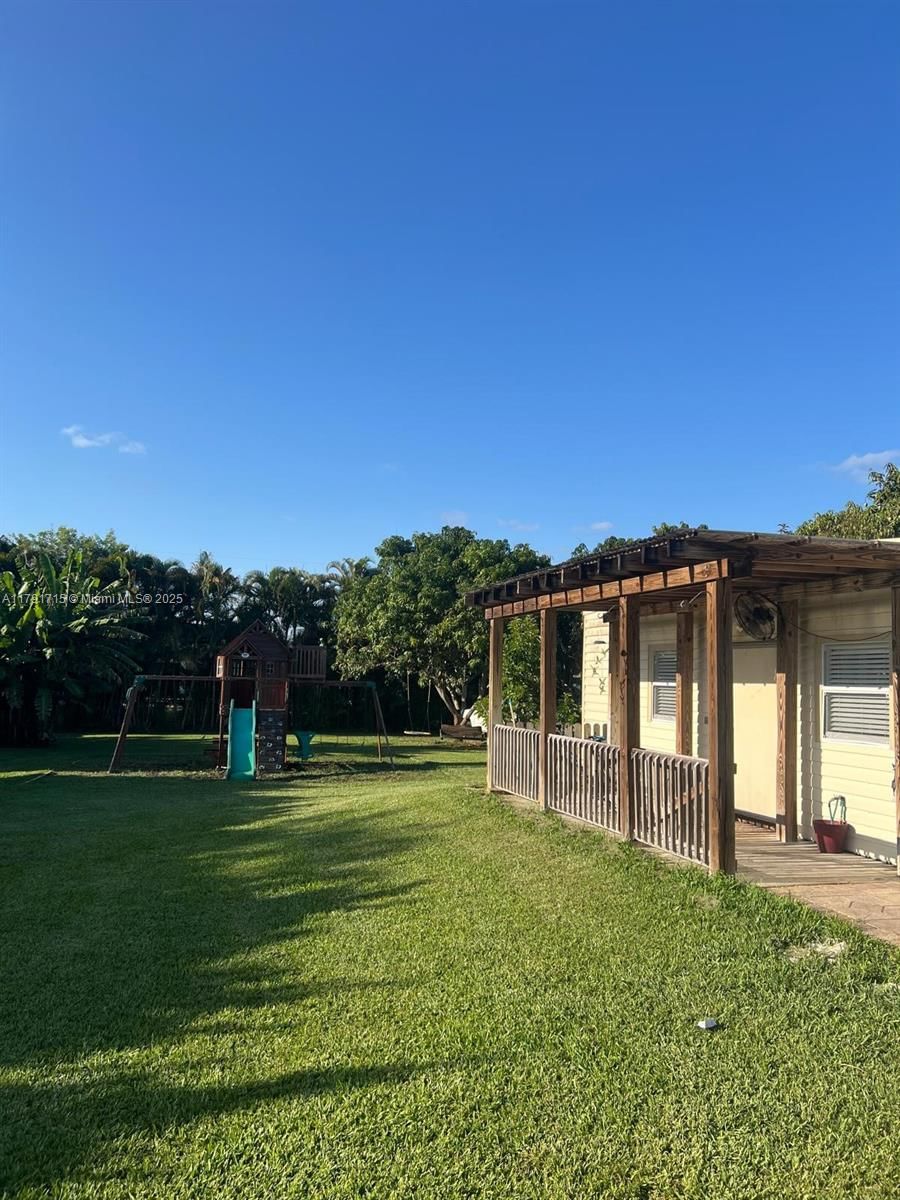 Real estate property located at 14051 15th Ct, Broward, Oaks Hills, Davie, FL