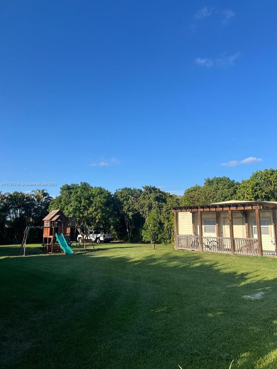 Real estate property located at 14051 15th Ct, Broward, Oaks Hills, Davie, FL